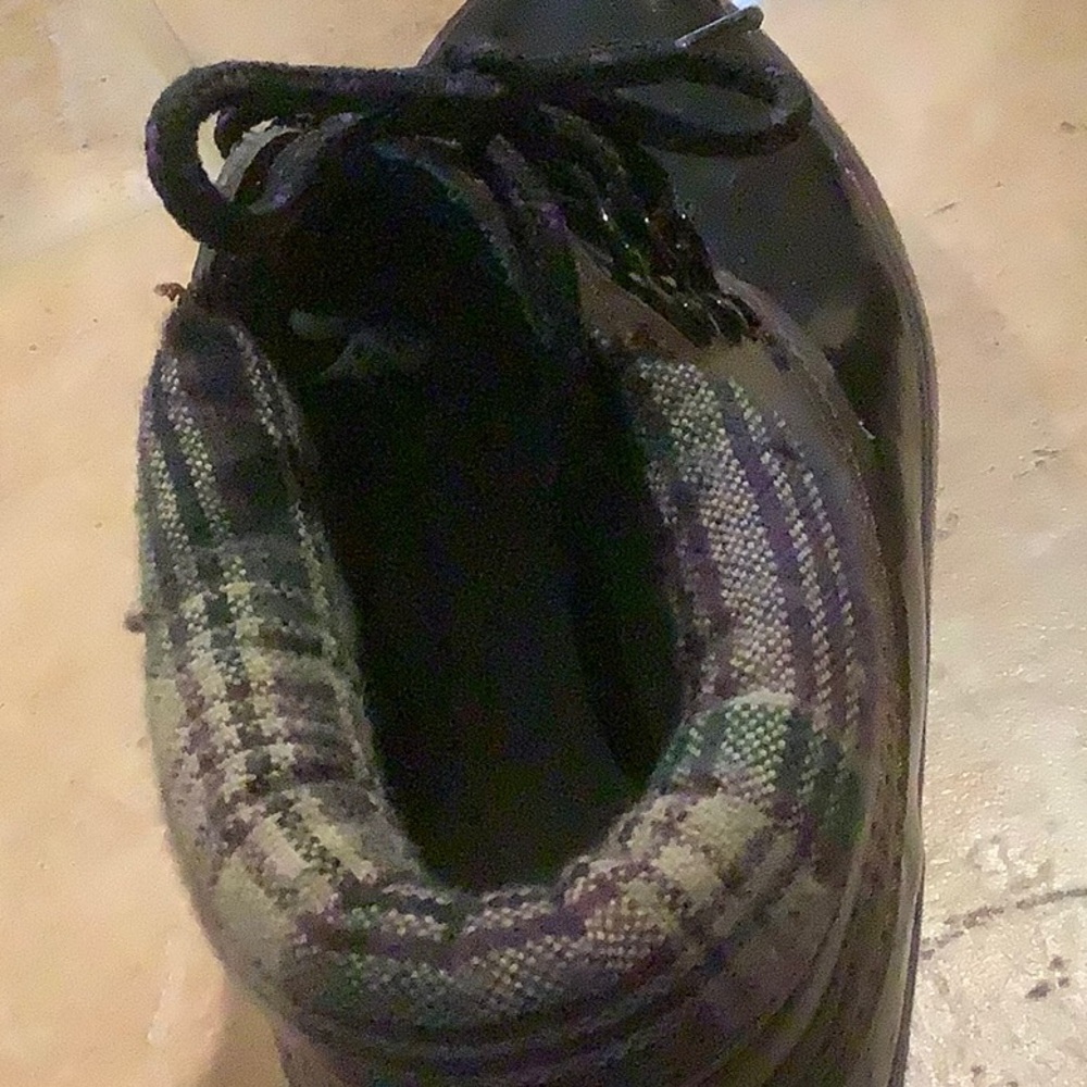 Boots - Picture 3 of 3